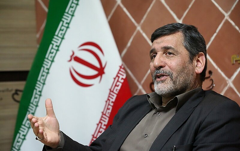 رهبران پیش از انقلاب گریختند؛ اما رهبری شهید ما محکم و استوار ایستادند