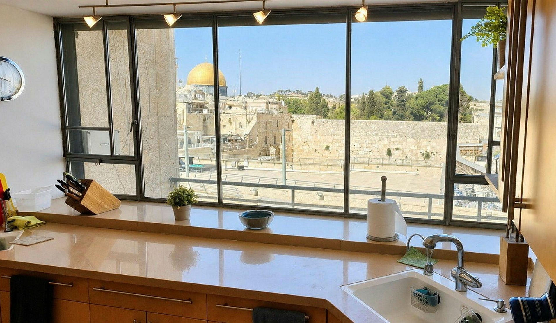 صبحانه در Kotel: آپارتمان رو به دیوار غربی 16.5 میلیون دلار است