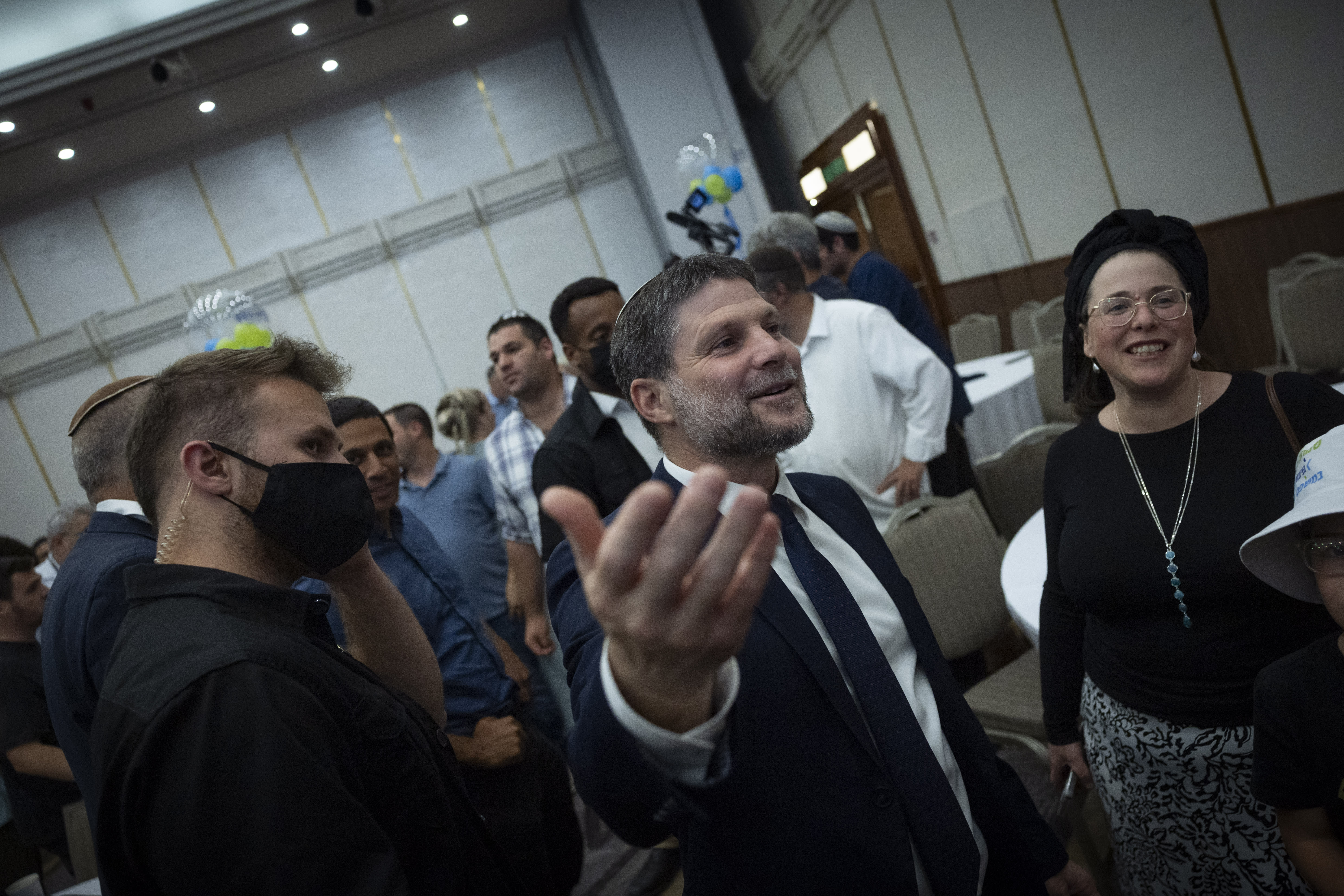 اسموتریچ خواستار اخراج سفیر بریتانیا پس از گزارش "پست" در مورد ممنوعیت تجاری شهرک سازی شد.