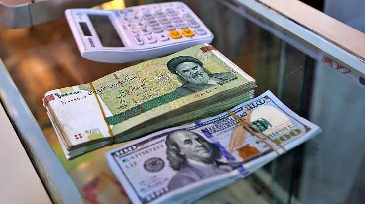 ببینید | تحلیل پوشالی نماینده مجلس در سال ۱۴۰۱ درباره قیمت دلار؛ پس مدل ریاضی ادعایی کجا رفت آقای دستجردی؟
