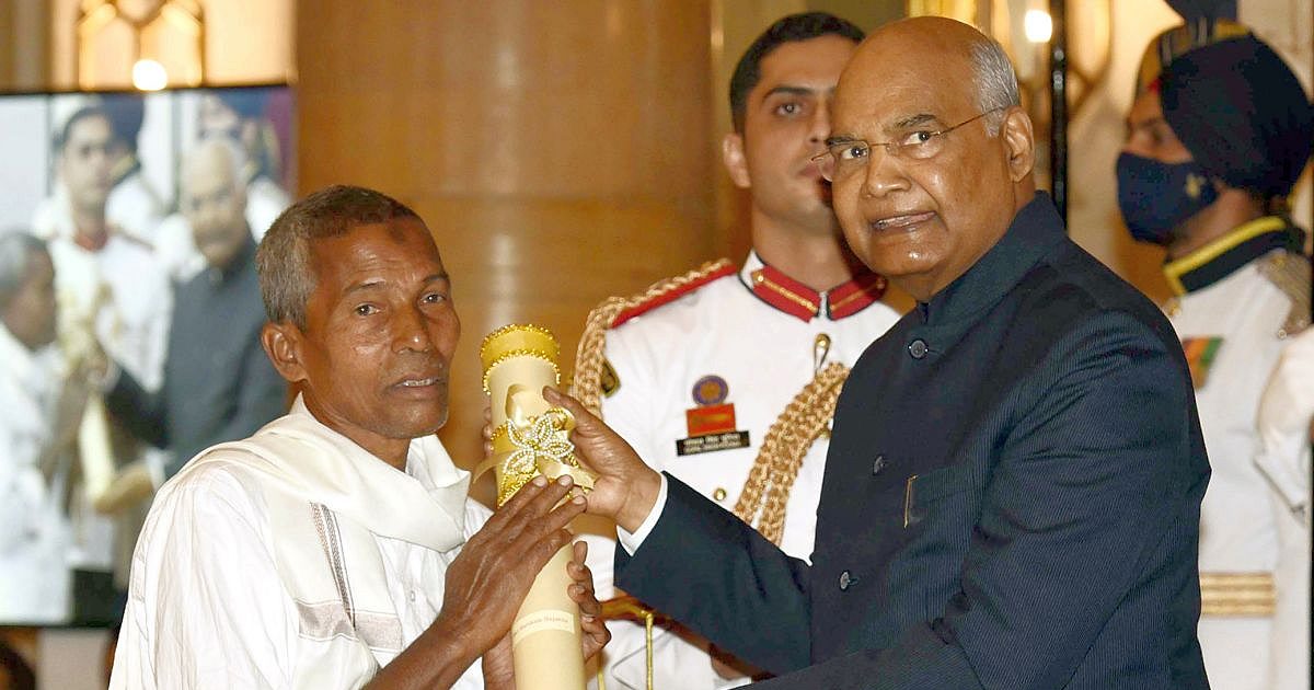 برنده جایزه Padma Shri به دلیل عدم تطابق نام اخطار SIT دریافت می کند