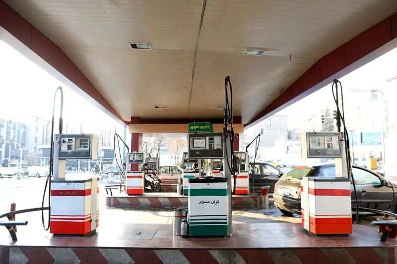 فرماندار اهواز: سوختگیری در جایگاههای سوخت بدون مشکل در حال انجام است