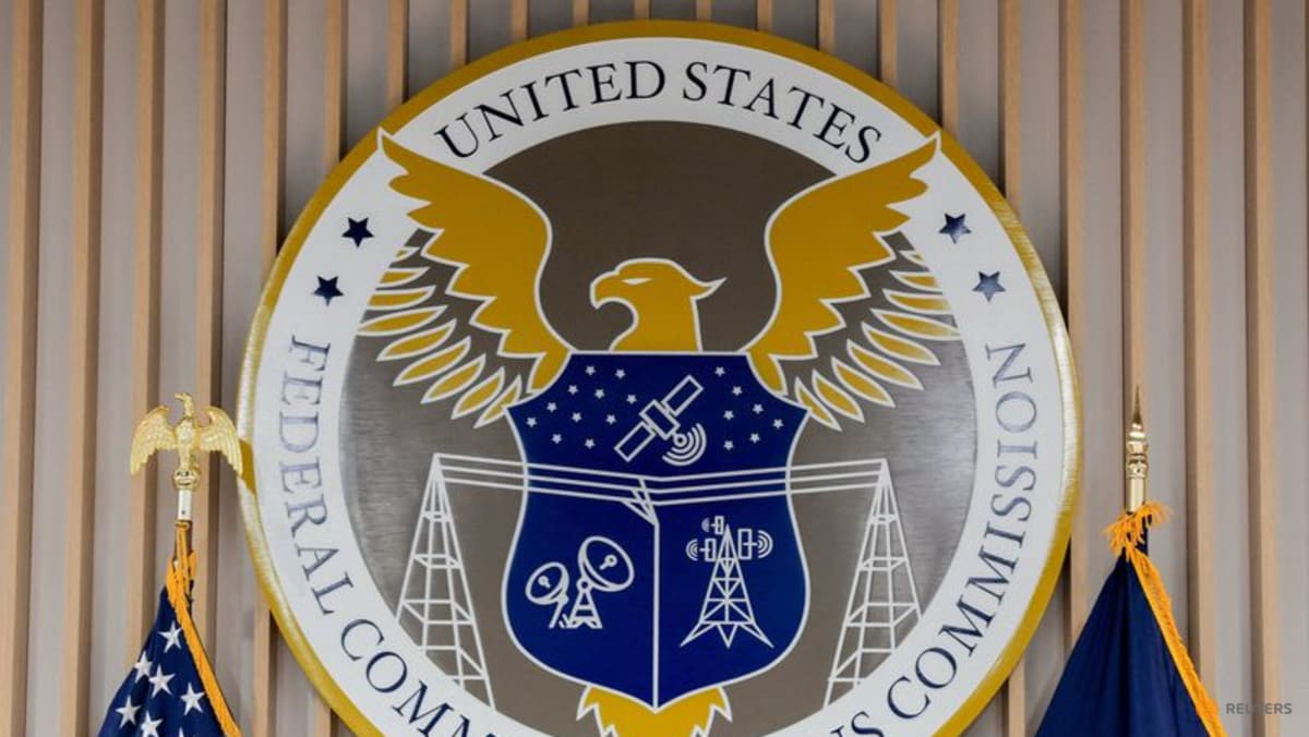 FCC ایالات متحده پیشنهاد می کند که طیف بی سیم بیشتری را برای خدمات بی سیم مبتنی بر فضا باز کند
