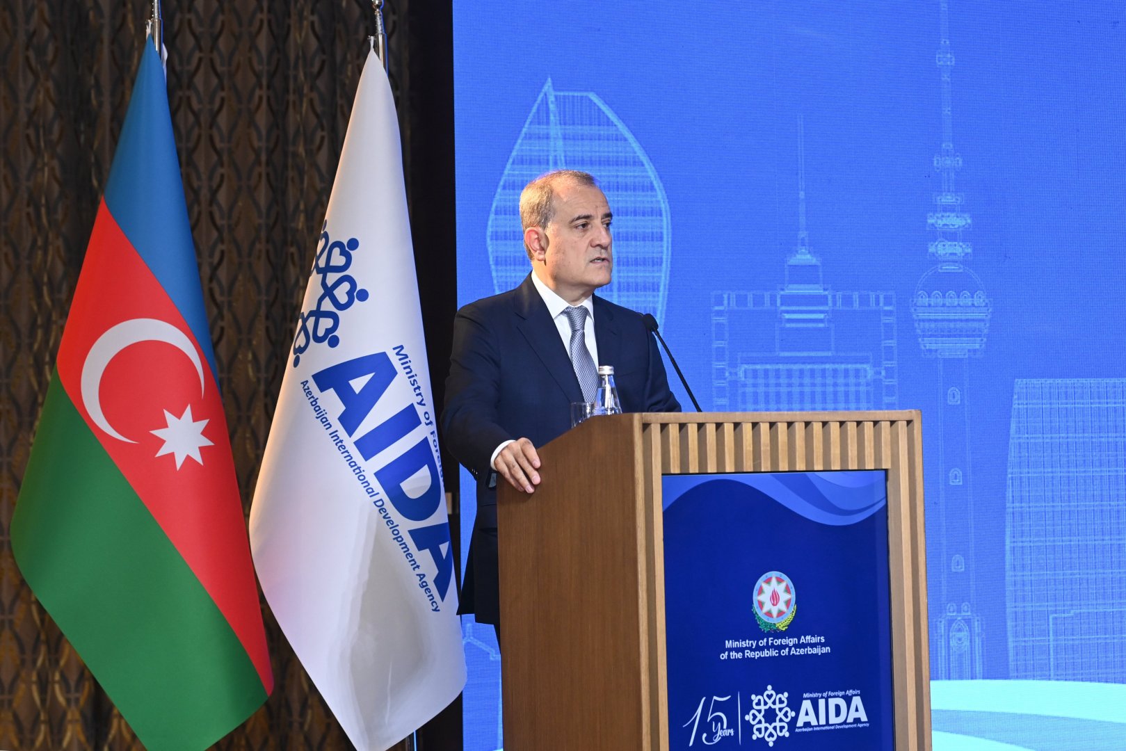 آذربایجان کمک های بین المللی را بر اساس منافع متقابل و نتایج پایدار قرار می دهد - FM (عکس)