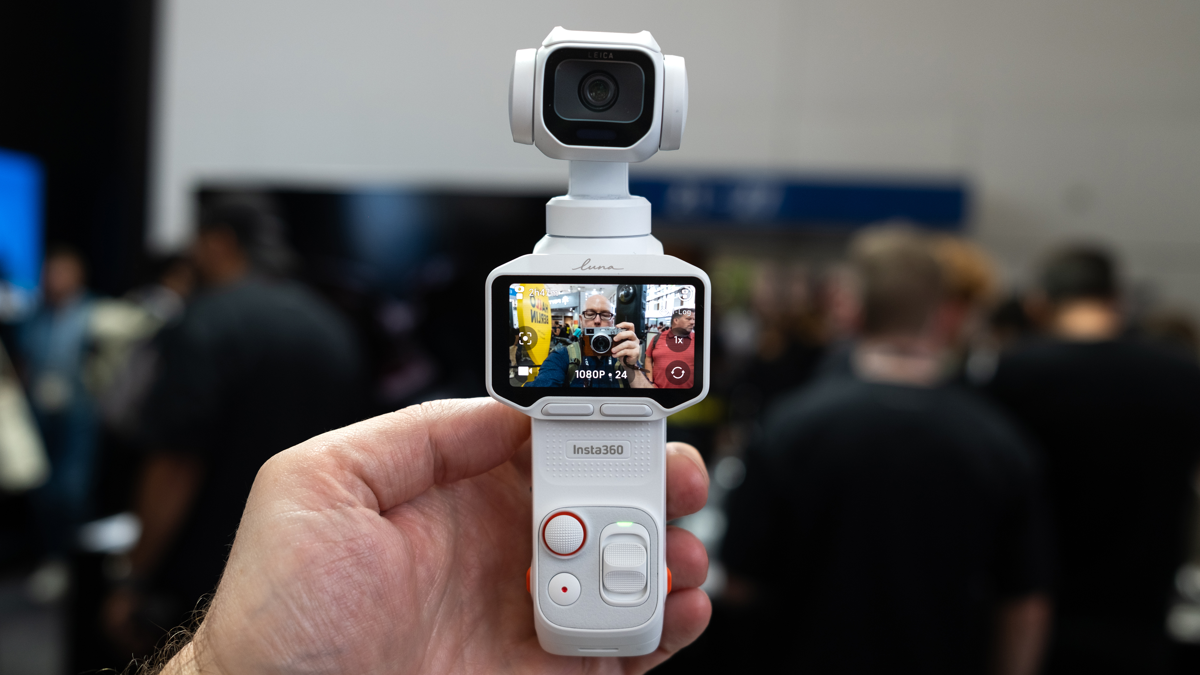 Insta360 اکنون یک دوربین Luna Gimbal کوچکتر و ارزانتر دارد
