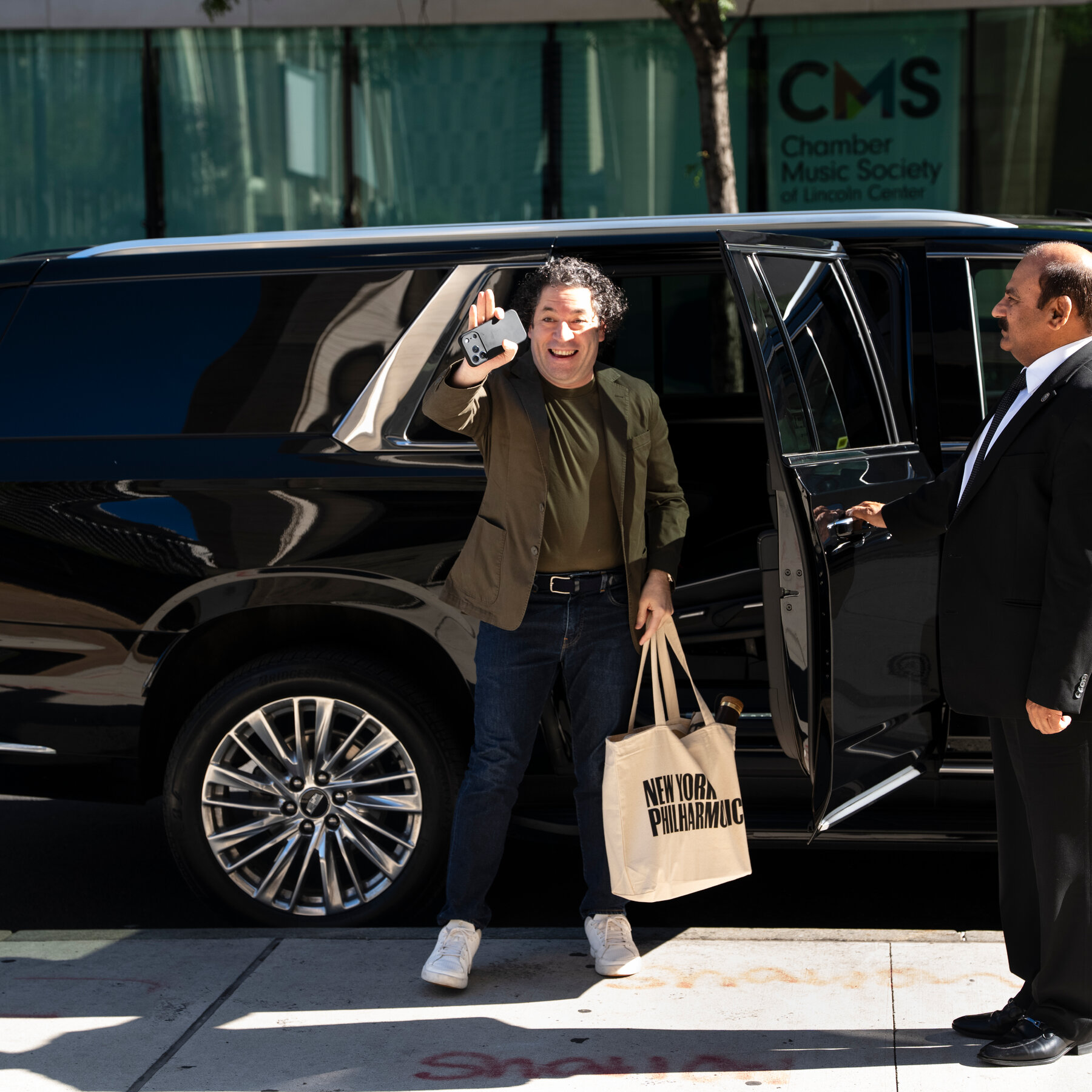دودامل در نیویورک، با جاه طلبی های بزرگ و برنامه ای فشرده فرود می آید