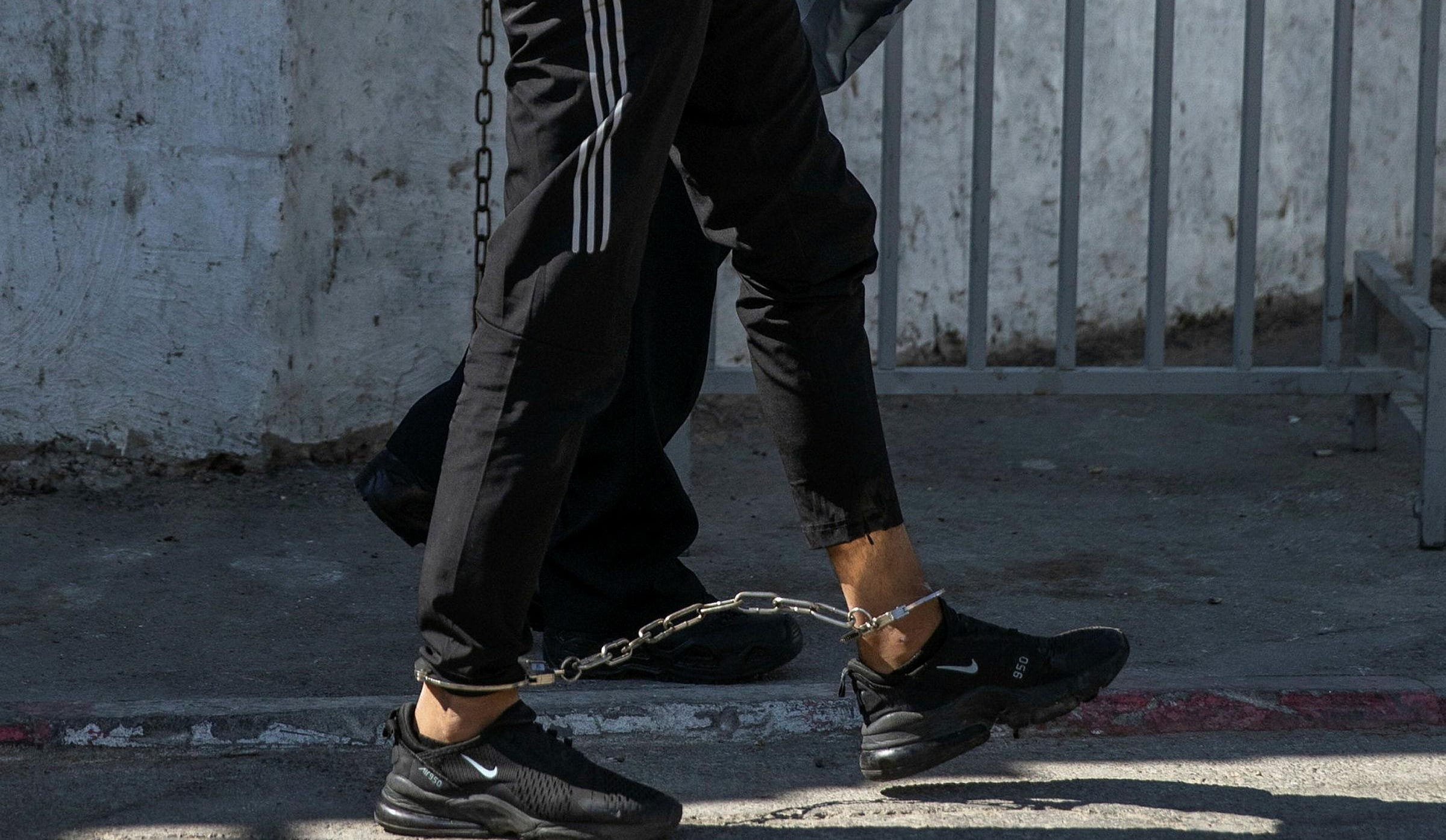 نوجوان فلسطینی متهم به سرقت خودرو آزاد شد. قاضی می گوید او ممکن است تحت فشار قرار گرفته باشد