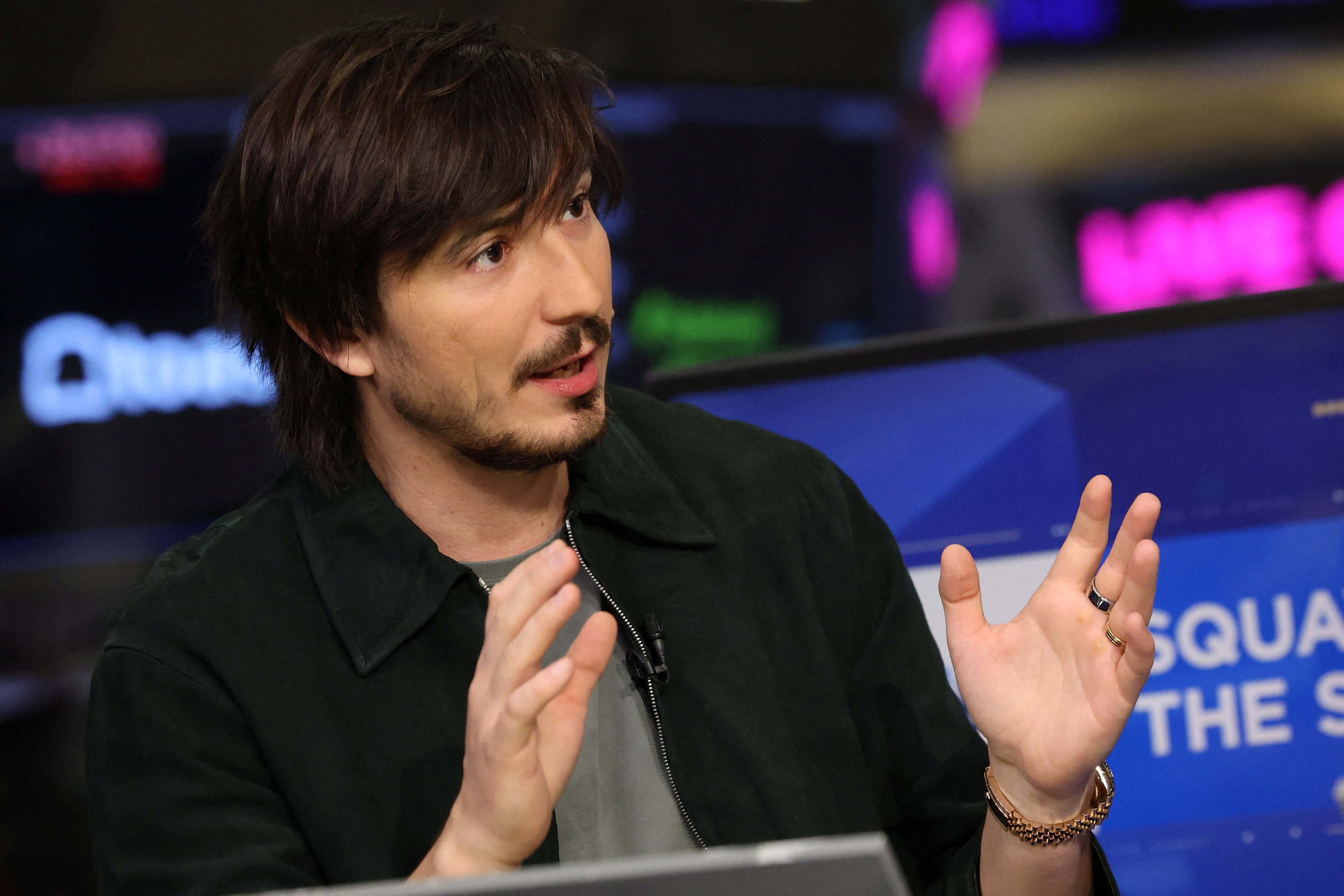 مدیر عامل Robinhood، ولاد تنف، آماده دفن هش با مدیر عامل AMC، آدام آرون پس از دشمنی عمومی است.