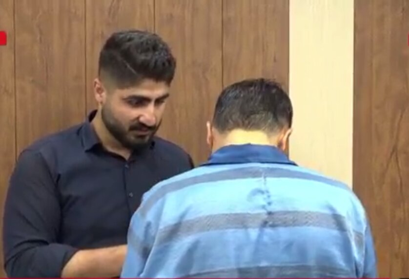 گوشی های آیفون را فقط ۱۰، ۱۵ میلیون می فروختم! + ویدئو | توضیحات دو دختر درباره نحوه سرقت موبایل هایشان در یک لحظه