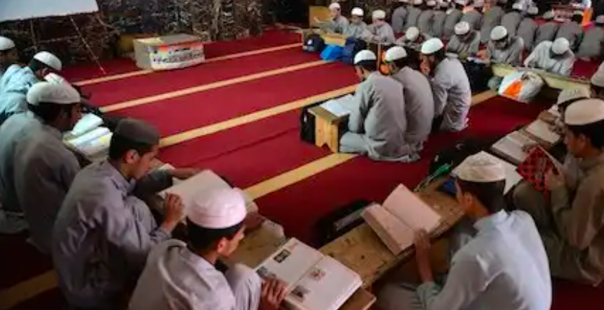 بنگال غربی دستور تعطیلی 252 مدرسه را پس از بررسی سراسری داد