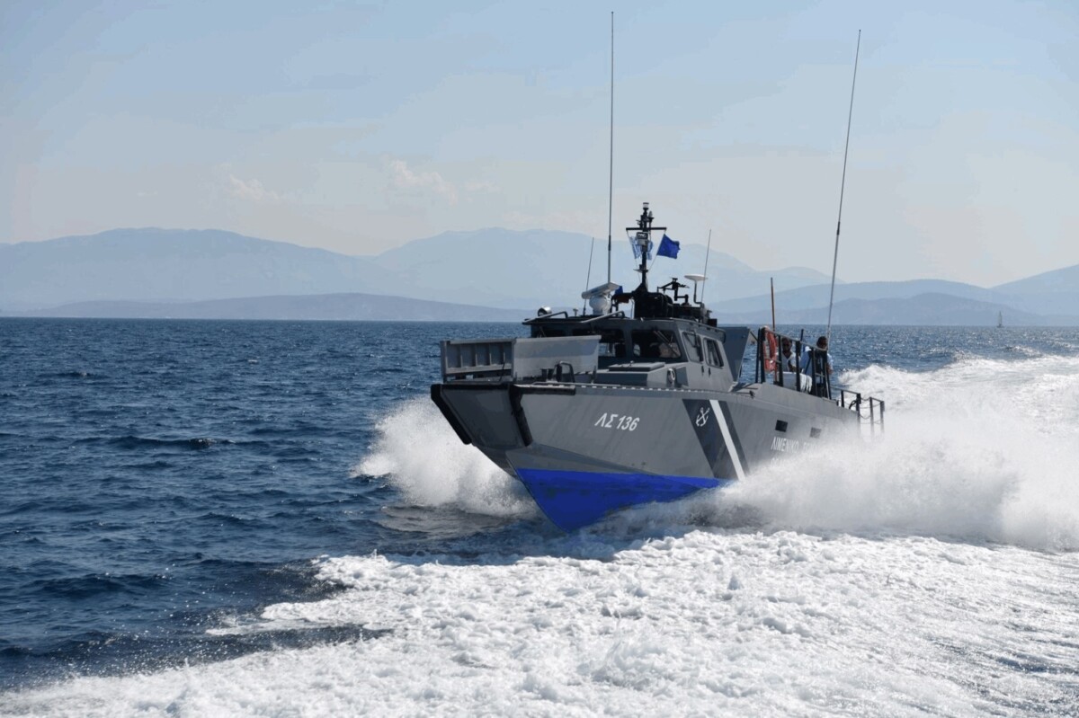 قایق حامل مهاجران در گاودوس غرق شد، 25 نفر ناپدید شدند
