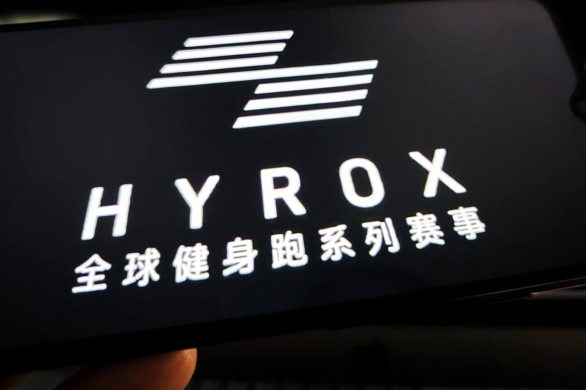 Hyrox پروتکل‌ها را پس از اینکه ورزشکار علیرغم اینکه خودش را کثیف کرده است، به رقابت ادامه دهد، بازبینی خواهد کرد