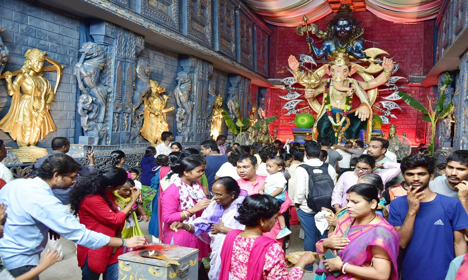 جشنهای Ganesh Chaturthi با Fervor در سراسر Telangana آغاز میشود