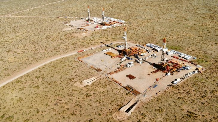YPF خریداران را برای پروژه 24 میلیارد دلاری Vaca Muerta LNG ردیف می کند
