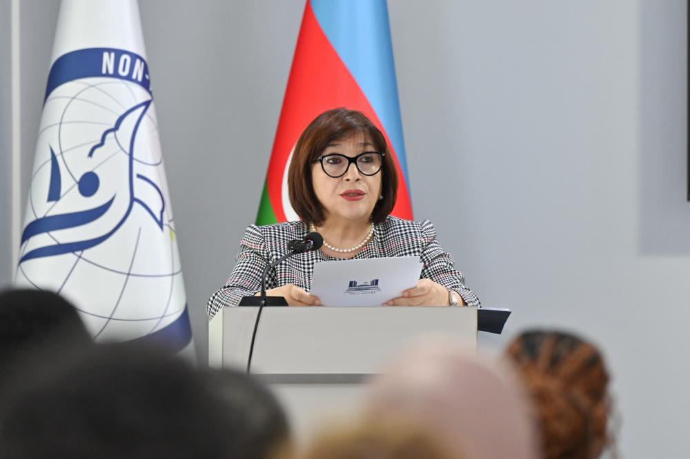 سخنرانی رئیس مجلس آذربایجان در سازمان جوانان جنبش عدم تعهد (عکس)