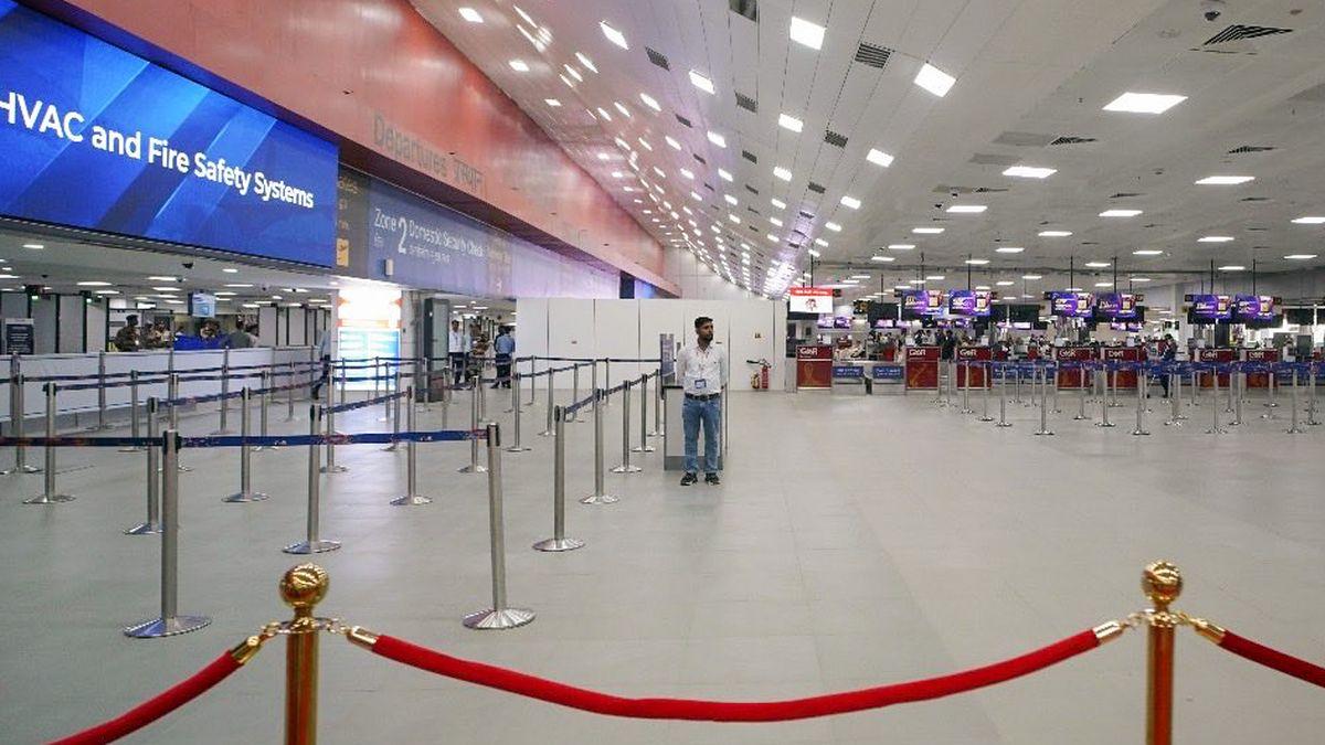 پروازهای SpiceJet دبی به تاخیر افتاد، مسافران در فرودگاه دهلی اعتراض کردند