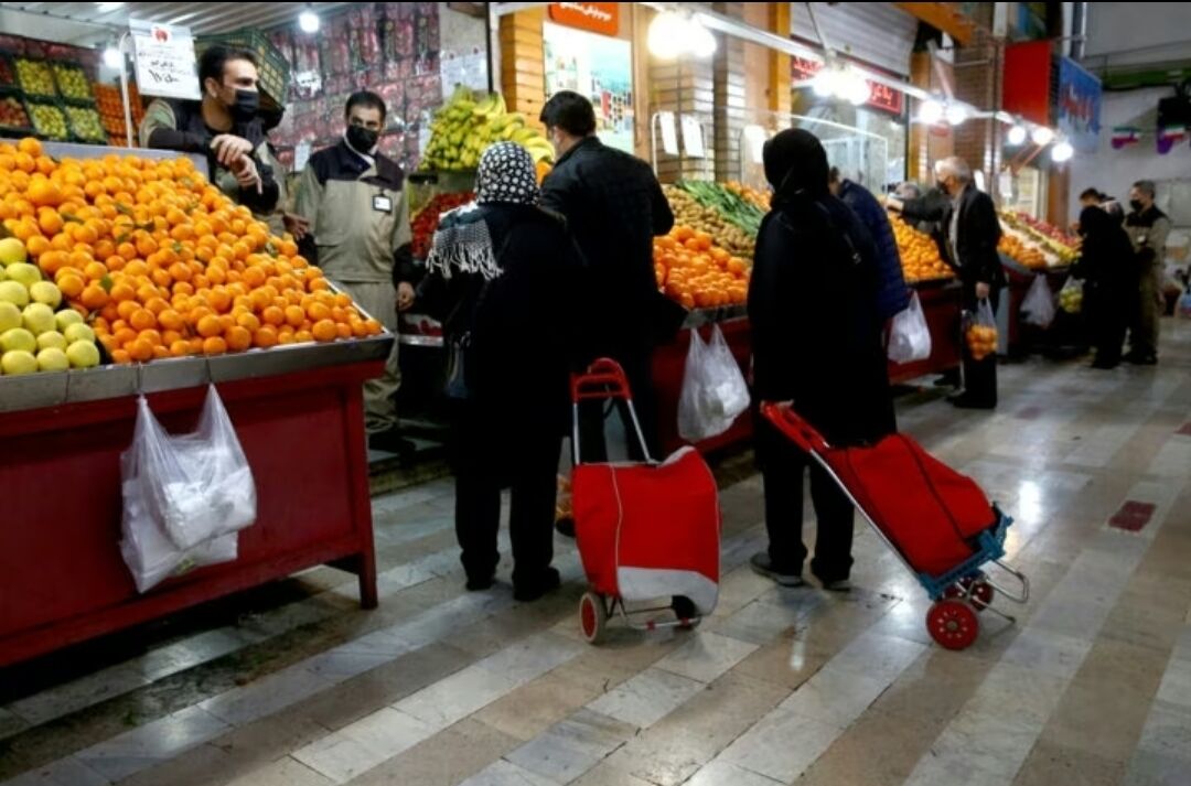 مقایسه قیمت میوه و تره‌بار هفته گذشته در تهران؛ سیب، هندوانه و خربزه ارزان شد