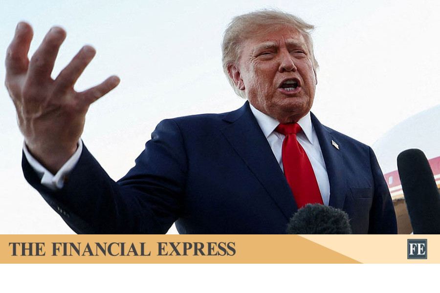 ترامپ پس از حمایت وارش از افزایش نرخ بهره، فدرال رزرو را مورد انتقاد قرار داد