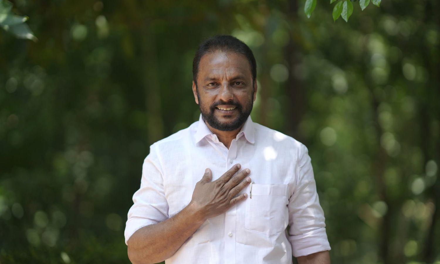 حرکت نادر: کنگره MLA از سلف LDF برای افتتاح پل دعوت کرد