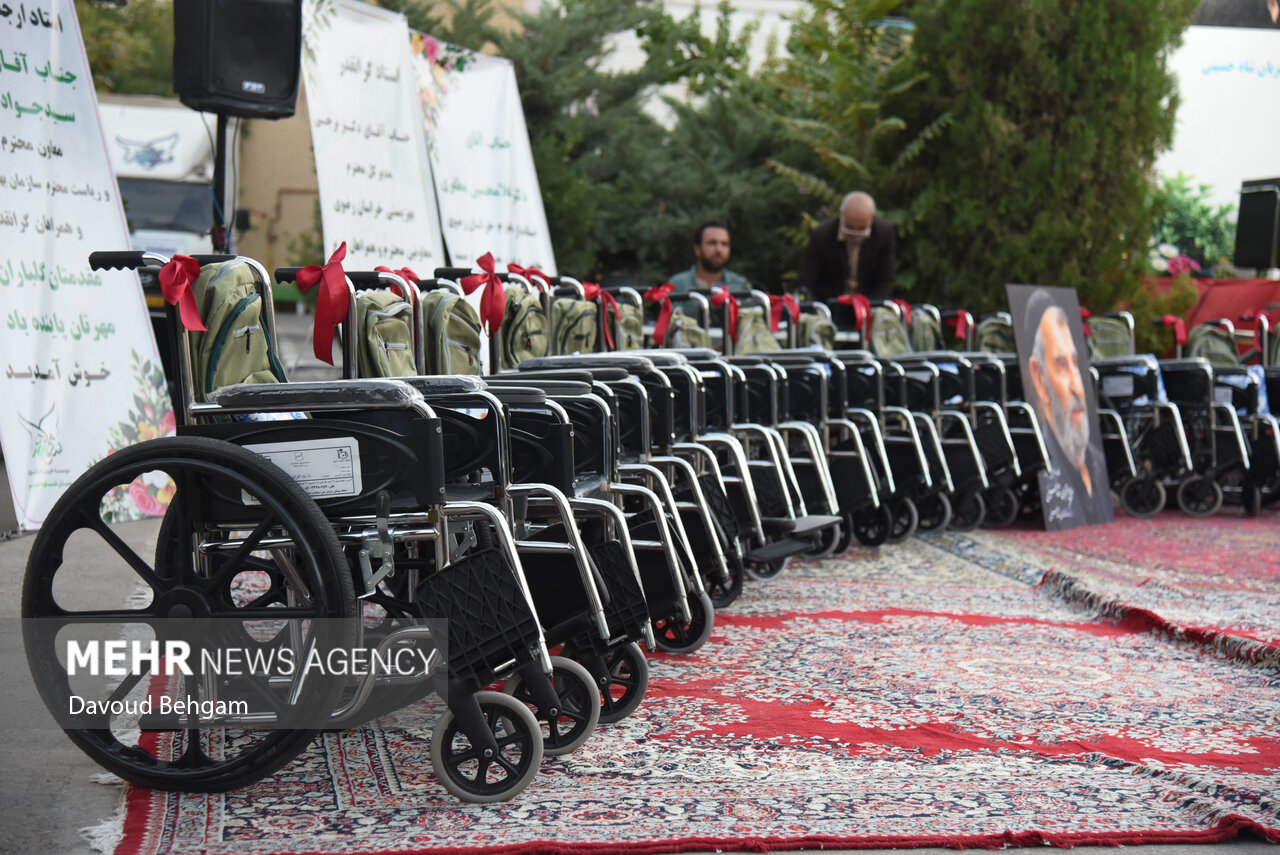 اهدا ۳۰۰ دستگاه ویلچیر به توانخواهان بهزیستی خراسان رضوی