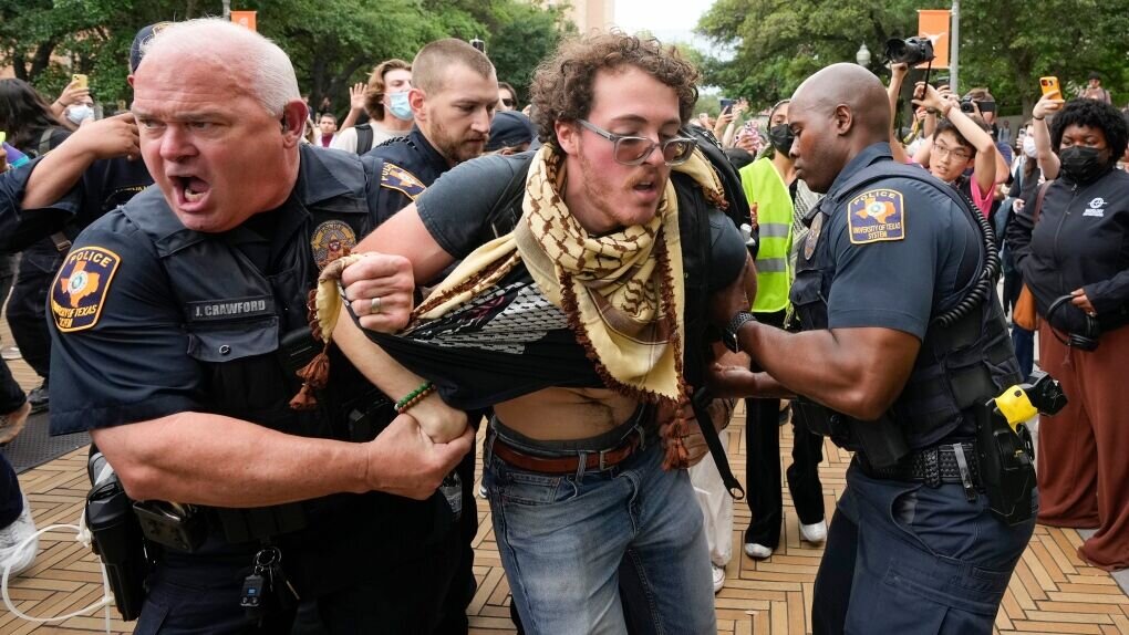 تفنگ سرپر ترامپ مقابل حقوق بشر