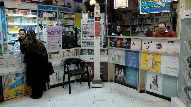 تحریمهای ترامپ، تورم و اقتصاد در حال فروپاشی، بیماران ایران را آشکار میکند