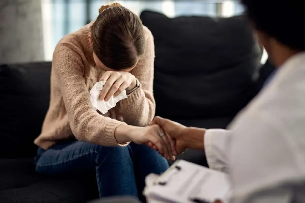 چرا بعد از گریه کردن احساس بهتری پیدا میکنیم؟