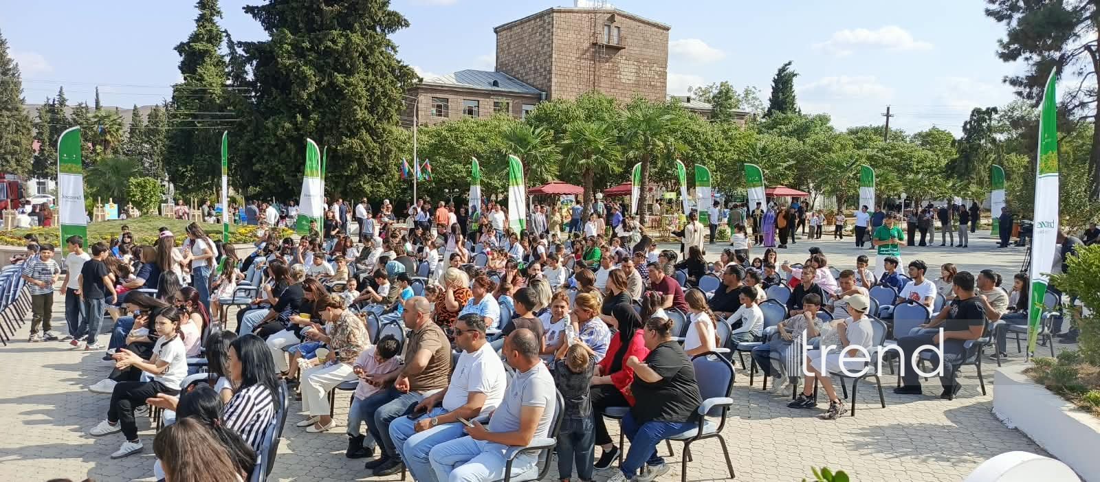 مراسم بزرگداشت روز شهر در خوجوند آذربایجان برگزار شد (عکس)