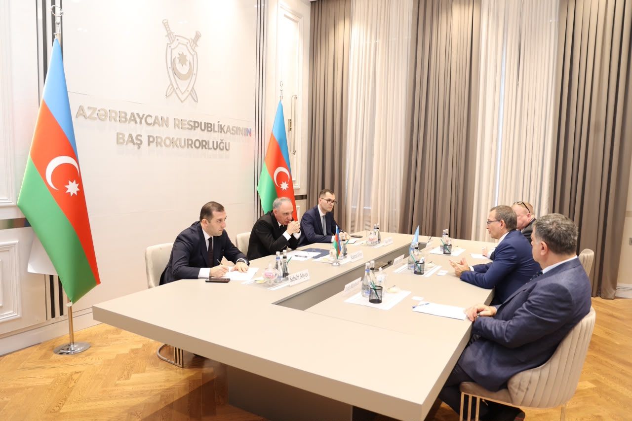 آذربایجان با نمایندگان سازمان ملل درباره مبارزه مشترک با تروریسم گفتگو می کند (عکس)