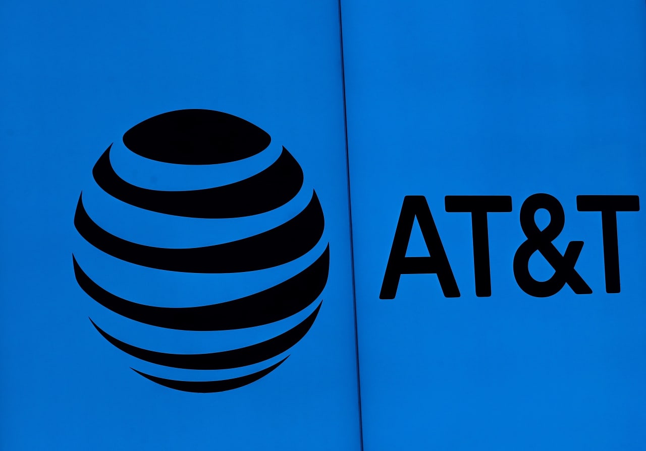 به گفته تحلیلگران، سهام AT&T هوشمندانه ترین شرط بندی در بخش بی سیم است
