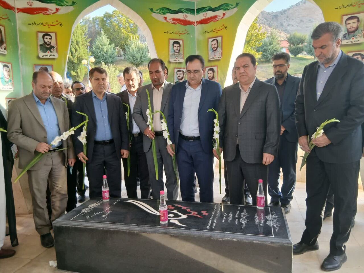رزمایش «طرح سپاس» با دیدار از ۷۰۰ خانواده شهید در ایلام آغاز شد