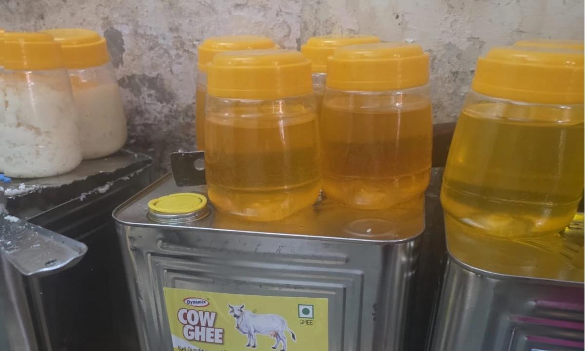 بمبئی: FDA مجوز پنج مؤسسه را به حالت تعلیق درآورد، روغن تقلبی را مصادره کرد