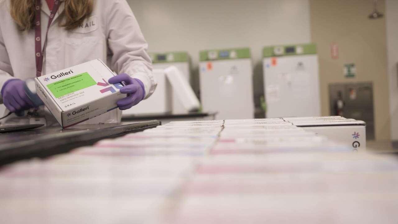 مشاوران FDA در حال بررسی یک آزمایش تشخیص چند سرطانی هستند. پوشش مدیکر می تواند دنبال شود.