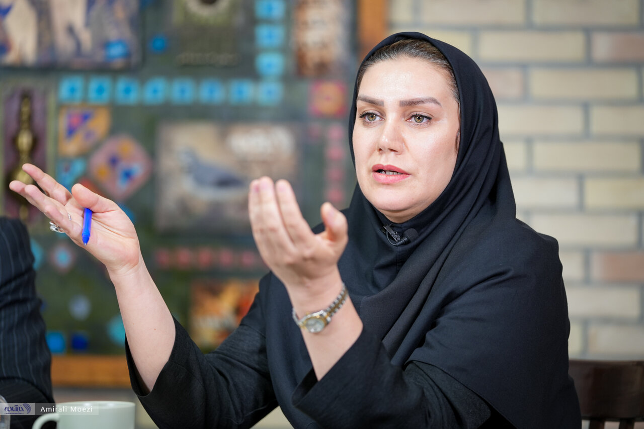 ملکزاده: تا دانشآموز حرف میزند نگویید «هیس»؛ در سال ۱۴۰۱ دانشآموزان حرف نهادهای نظامی و حوزه علمیه را نمیپذیرفتند