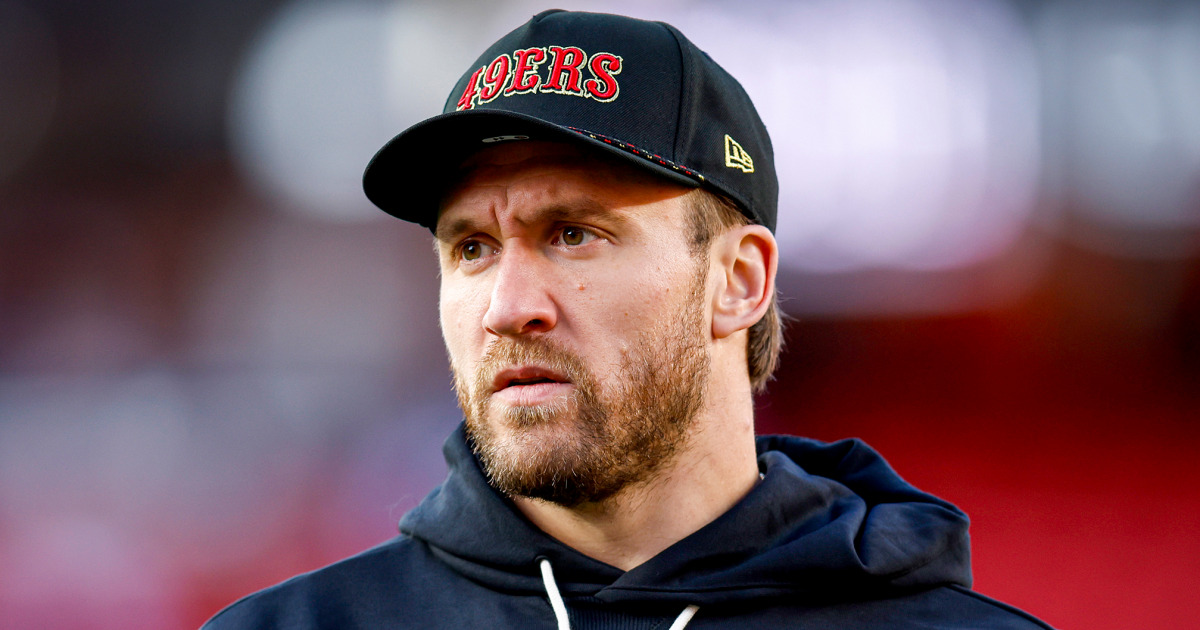 کایل یوشزیک از تیم 49ers پس از اینکه NFL گفت وانمود کرده که در زمین آبجو می خورد نزدیک به 15 هزار دلار جریمه شد.