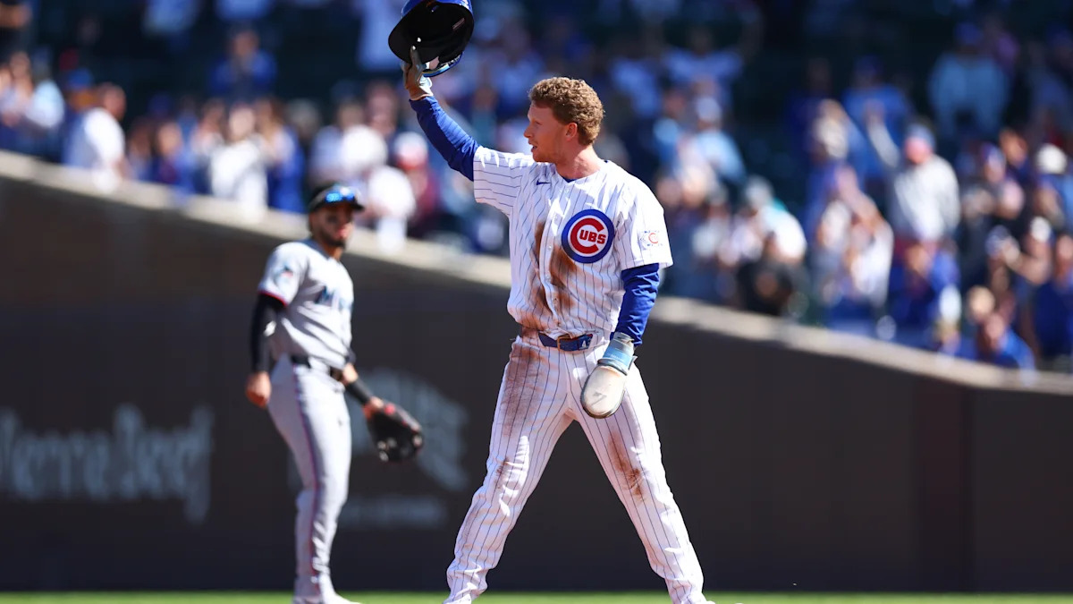 پیت کرو-آرمسترانگ از کابز با یک فصل 40-40 هفتمین بازیکن تاریخ MLB شد.