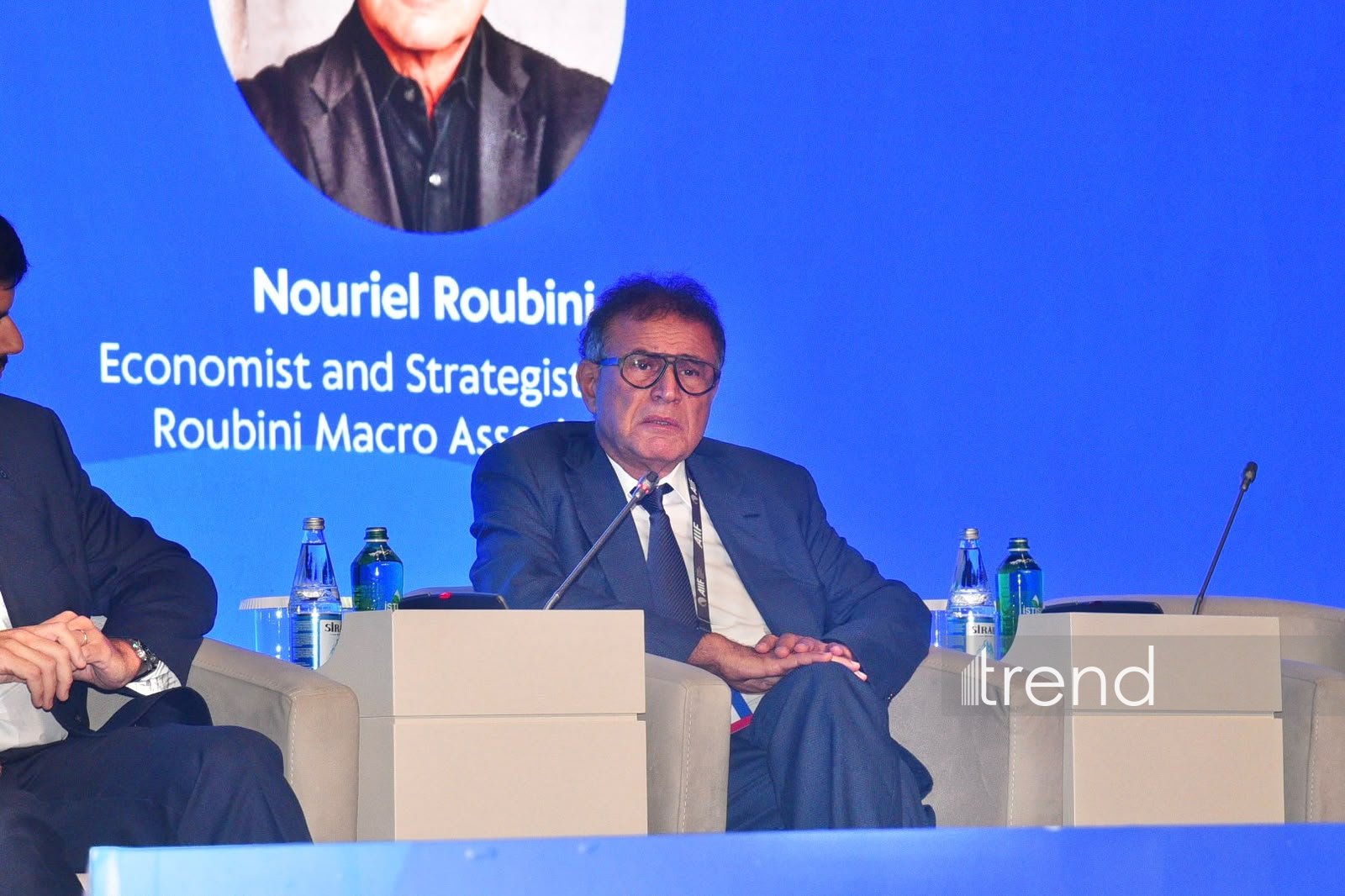دلار آمریکا نقش ارز ذخیره جهانی خود را حفظ می کند - Roubini Macro Associates