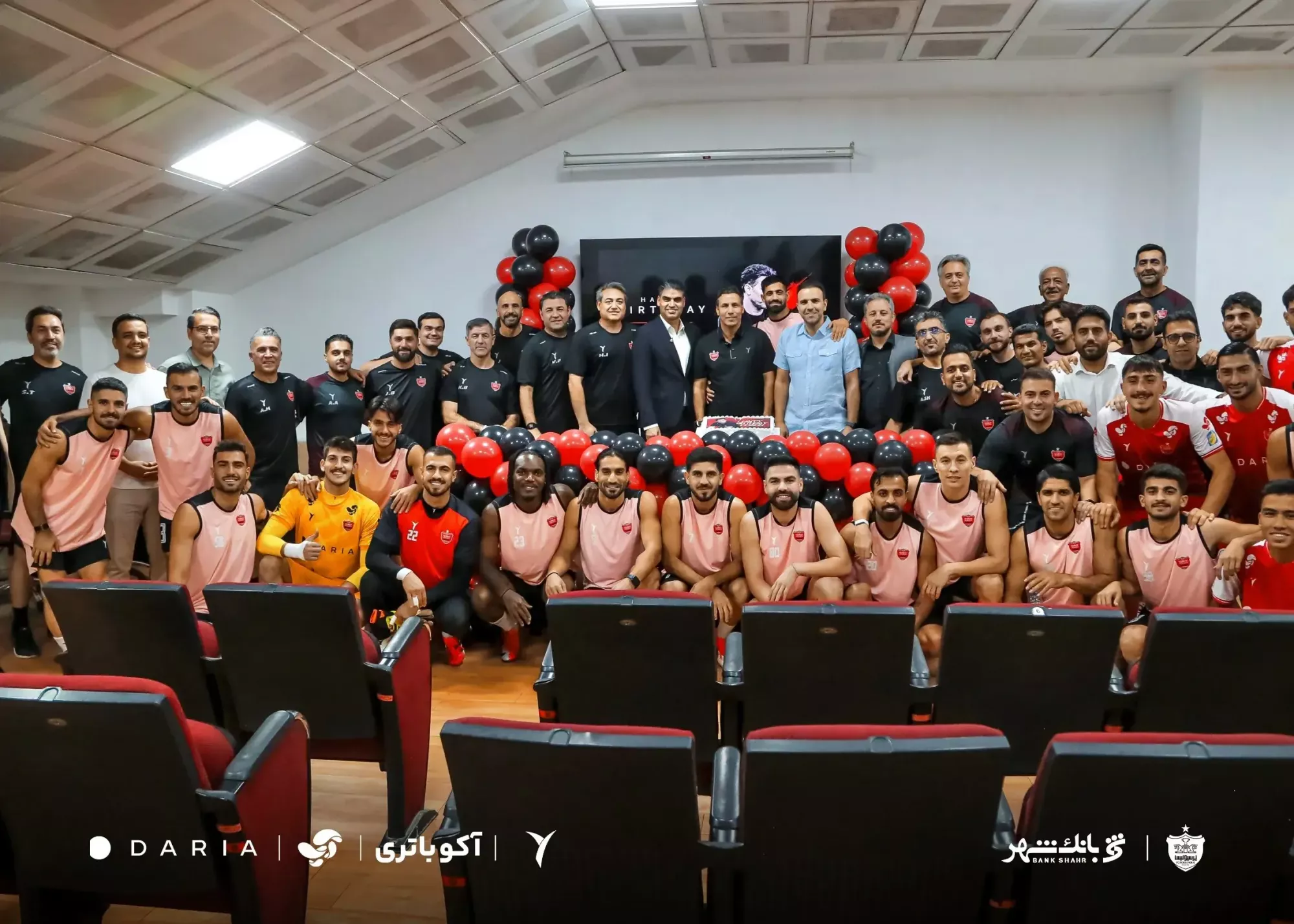 تارتار و تصویری که دیگر نخواهید دید؛/ شوخی ترسناک کاپیتان پرسپولیس با حاج مهدی!