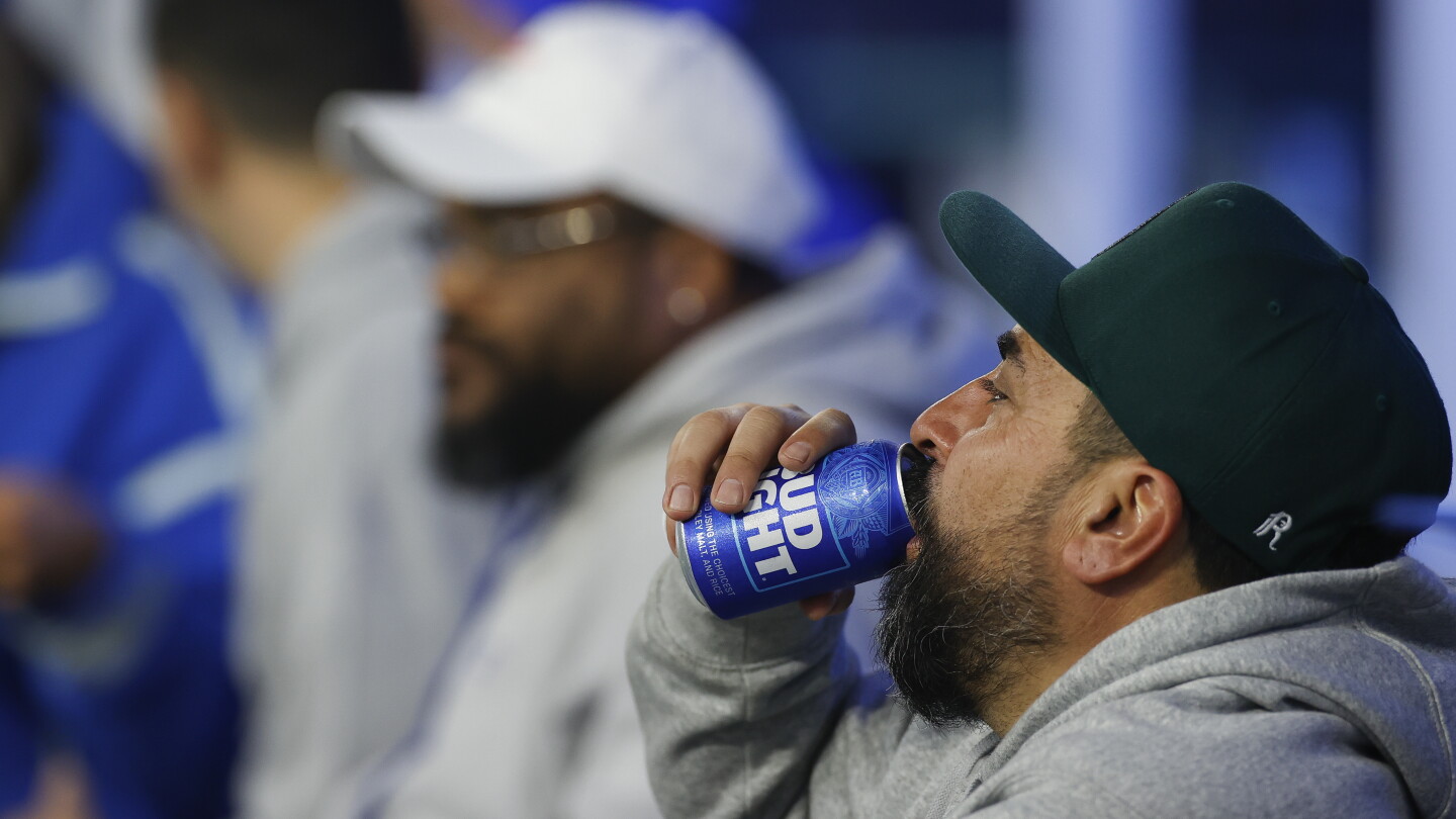 Bud Light به جریمه جشن های آبجو متمایل است