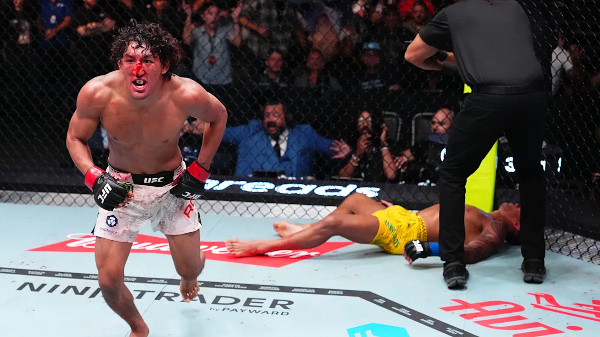 UFC Vegas 121: Raoni Barcelos بعد از دور پنجم ترسناک KO توسط رائول روزاس جونیور در بیمارستان بستری شد.