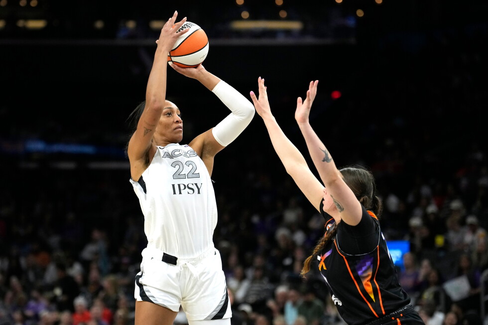 A'ja Wilson برنده بهترین بازیکن سال AP WNBA برای سومین سال متوالی شد. آنجل ریس بهترین بازیکن دفاعی