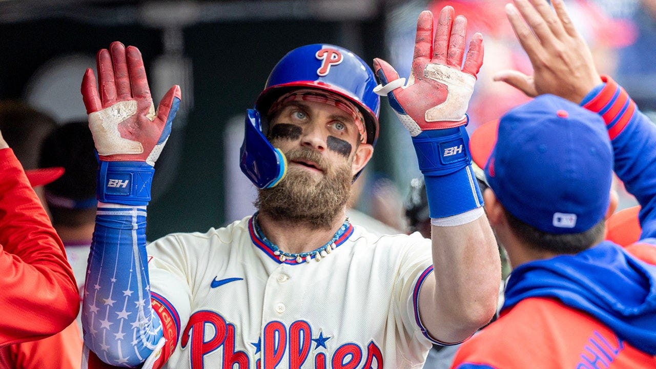 فیلی ها از فروپاشی جلوگیری می کنند، Astros به محض تنظیم فصل MLB، یواشکی وارد می شود