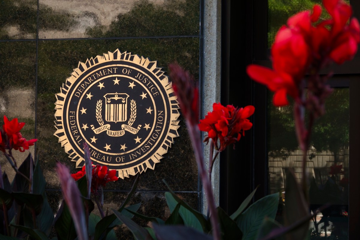 FBI پس از سرقت اطلاعات شخصی ماموران توسط هکرها، "حادثه امنیت سایبری" را اعلام کرد