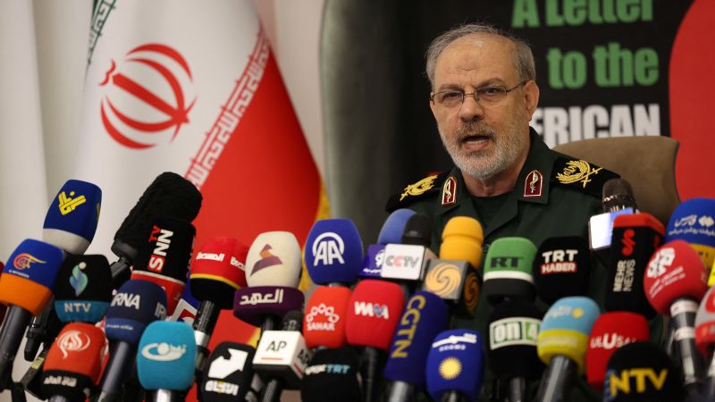 "جهان شگفت زده خواهد شد" فرماندهان ایران برای جنگ بیشتر آماده می شوند