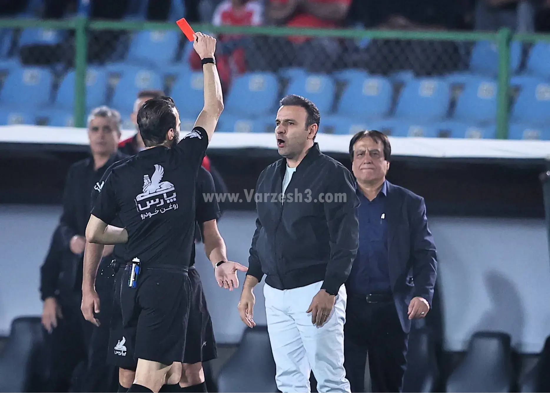 چهره عصبانی محسن خلیلی؛/ فریم‌هایی از خشم سرشار سرپرست پرسپولیس!